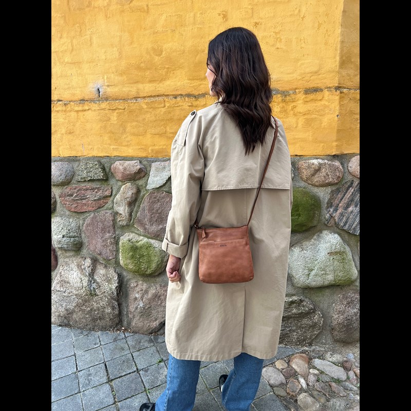 Aura Crossbody Chile Cognac 9