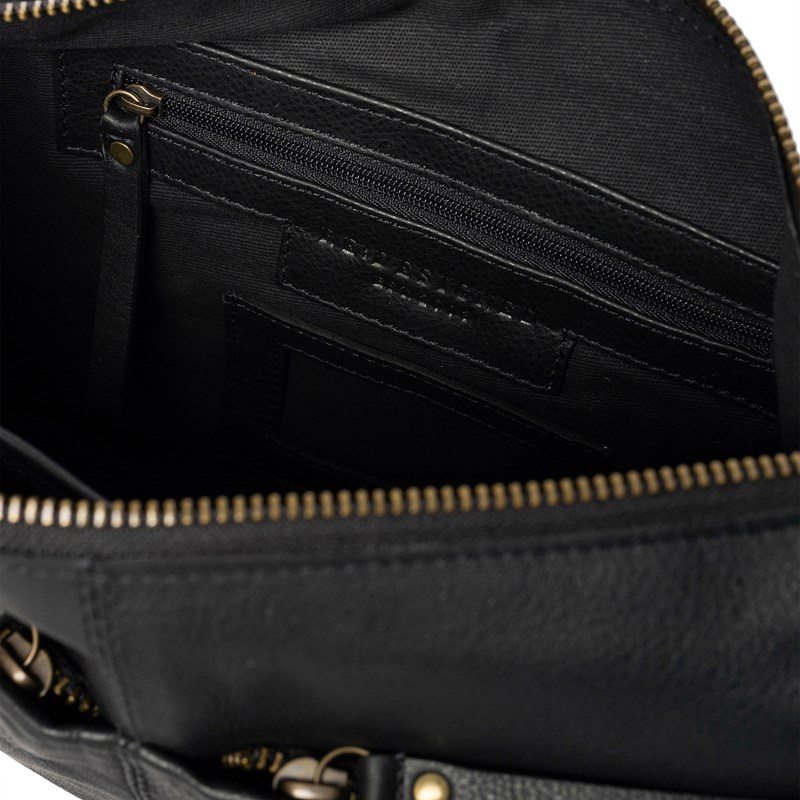 RE:DESIGNED Crossbody Mivi Small Svart 6