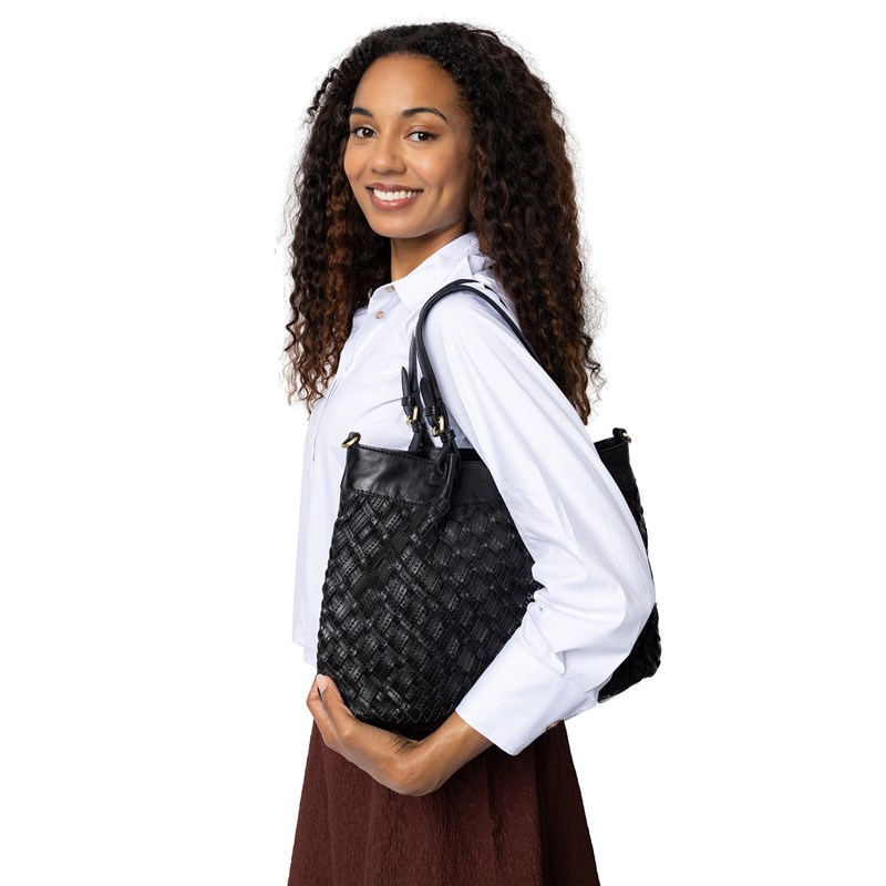 RE:DESIGNED Axelväska Mika Svart 2