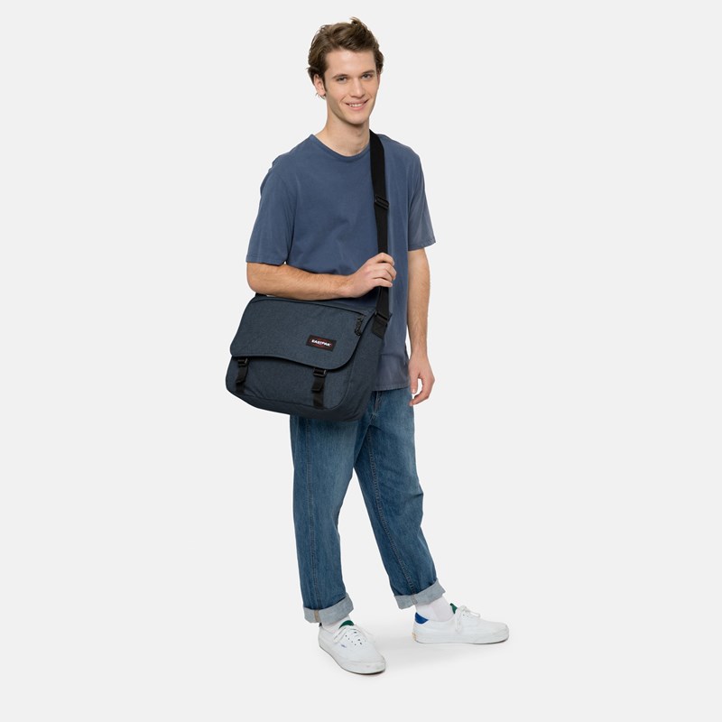 Eastpak Skuldertaske Delegate + Blå/sort 17" 7