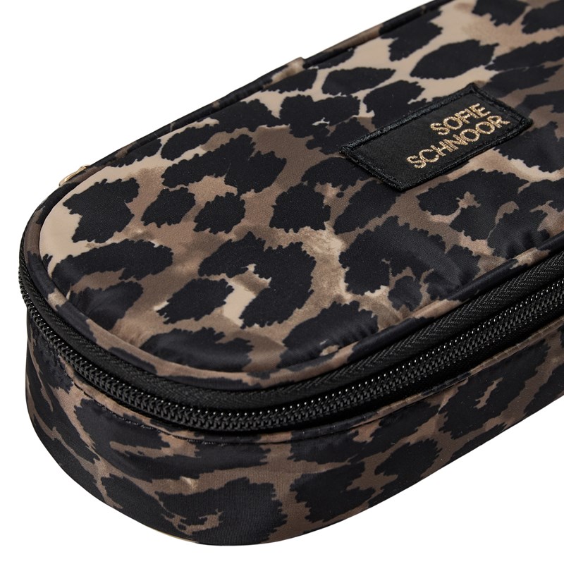 Sofie Schnoor Pennfodral Oval Saga Leopard 4