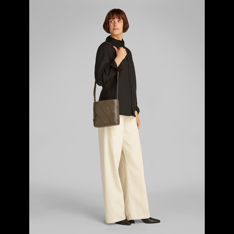 Calvin Klein Crossbody CK Woven Square Grön 2