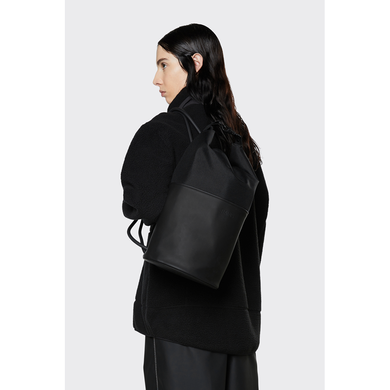 RAINS Ryggsäck Bucket Sling Bag Mini Svart 6
