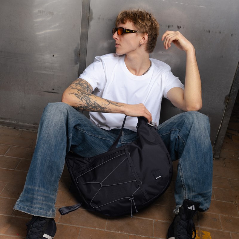 Kintobe Axelväska Juno Svart 16" 2