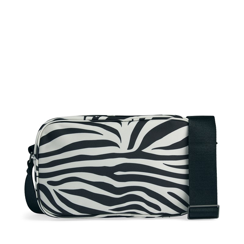 MARKBERG Crossbody Darlambg Monochrome Hvid/sort 4