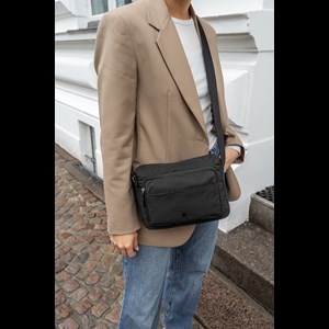 Aura Crossbody Novara Recycled Sort alt image