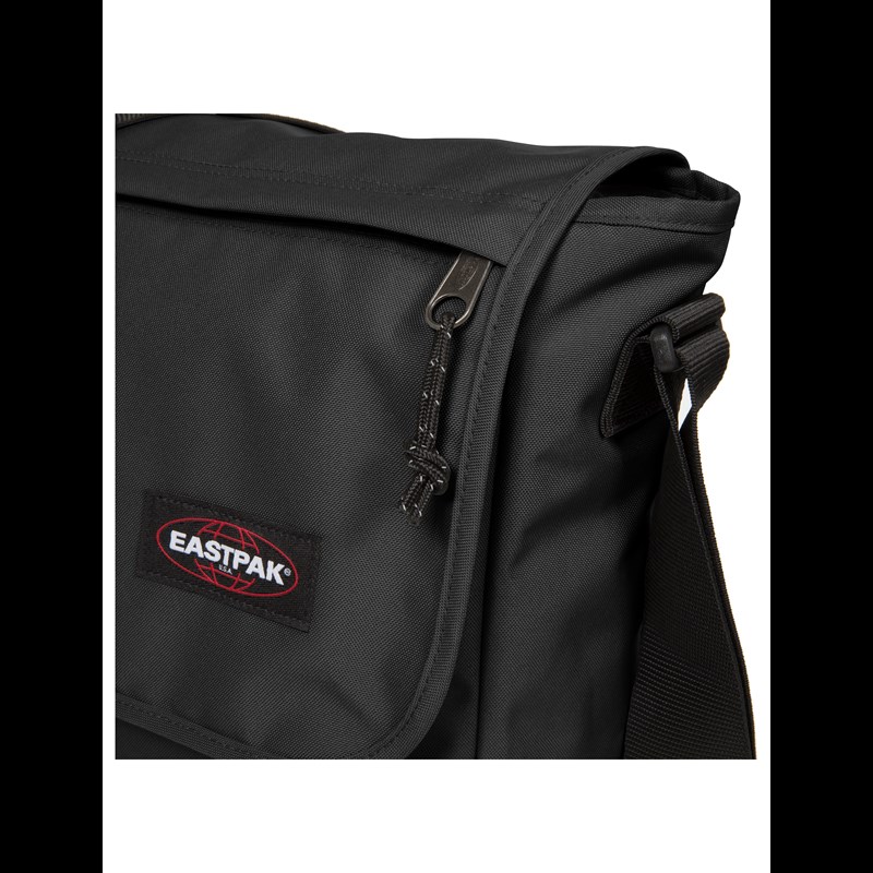 Eastpak Axelväska Delegate + Svart 17" 4
