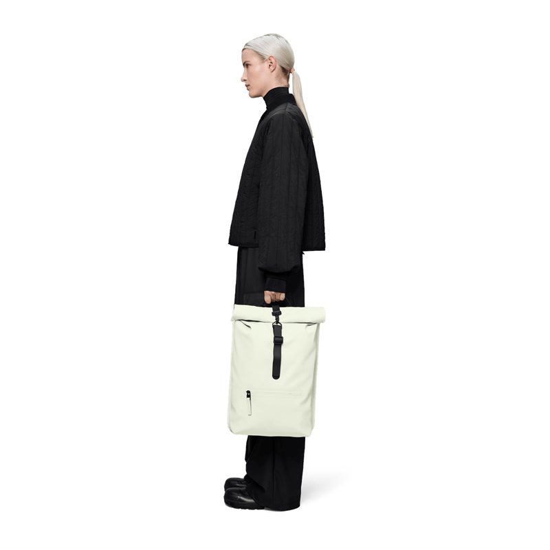 RAINS Ryggsäck Rolltop Rucksack Creme 5