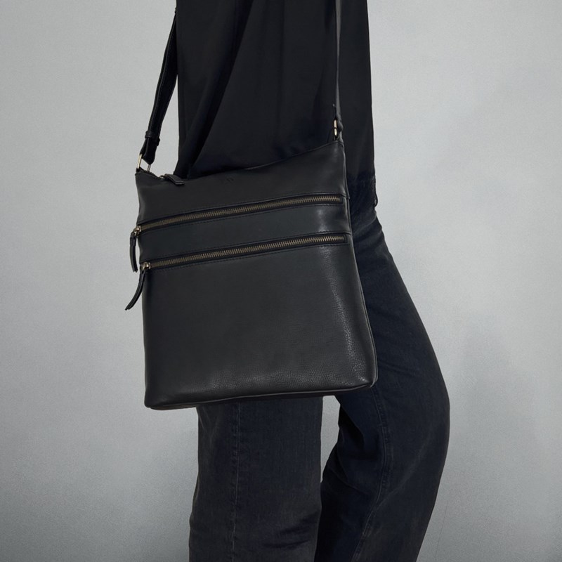 MARKBERG Crossbody Berta Sort/Guld 2