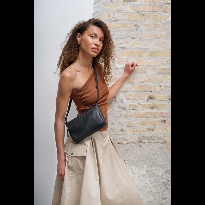 Aura Crossbody Genova Svart/Guld 8