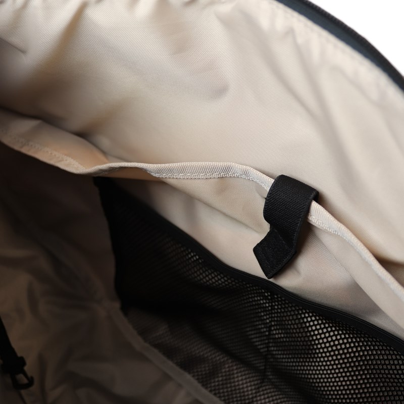 Kintobe Axelväska Juno Svart 16" 8