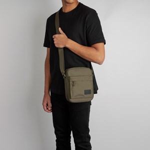 Tyler & Co Crossbody Plymouth S Oliven alt image
