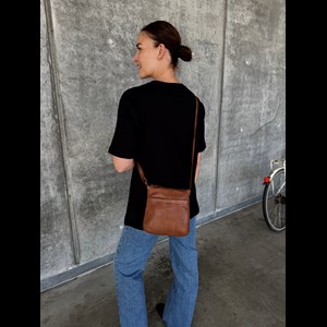 Aura Crossbody Chile Konjak alt image