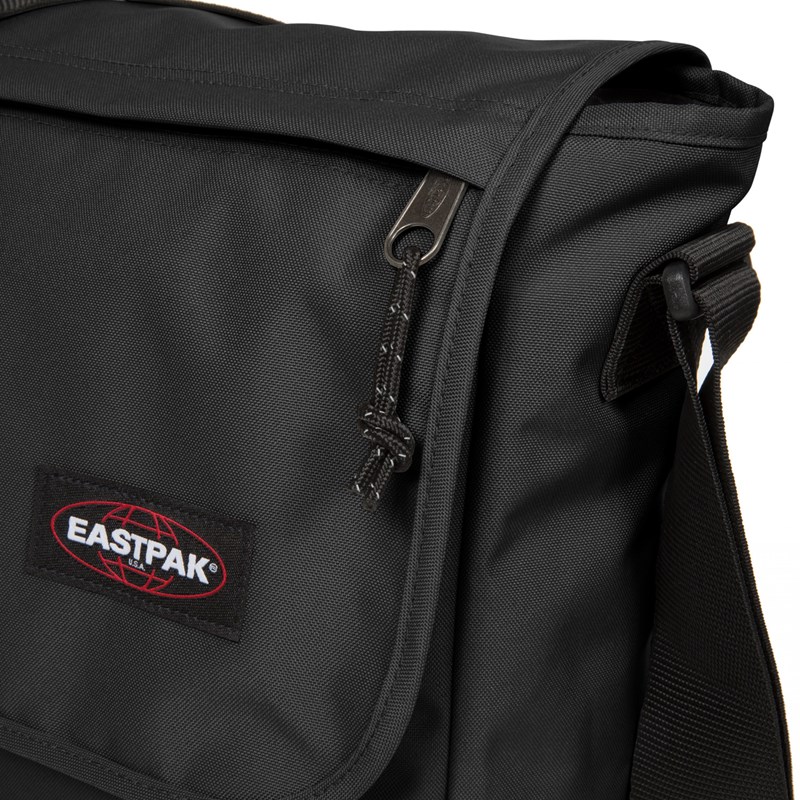 Eastpak Axelväska Delegate + Svart 17" 4