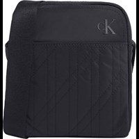 Calvin Klein Crossover quilted reporter Sort