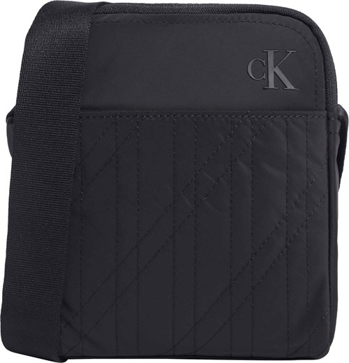 Crossover quilted reporter