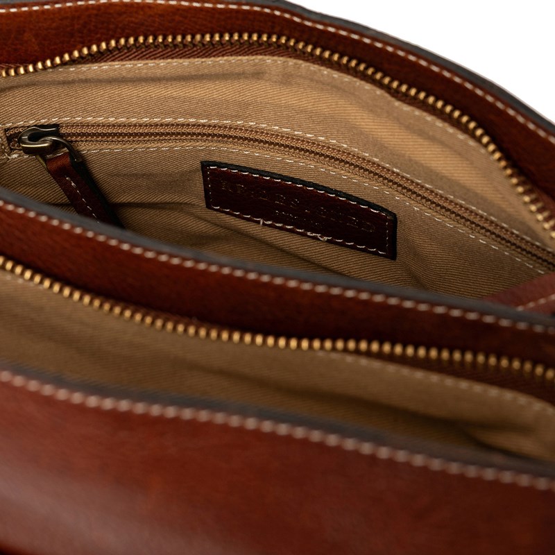 RE:DESIGNED Skuldertaske Myra Small Cognac 4