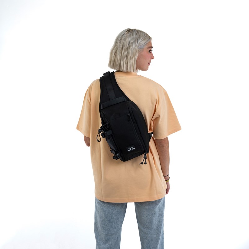 Johnny Urban Sling Bag Charlie Svart 8
