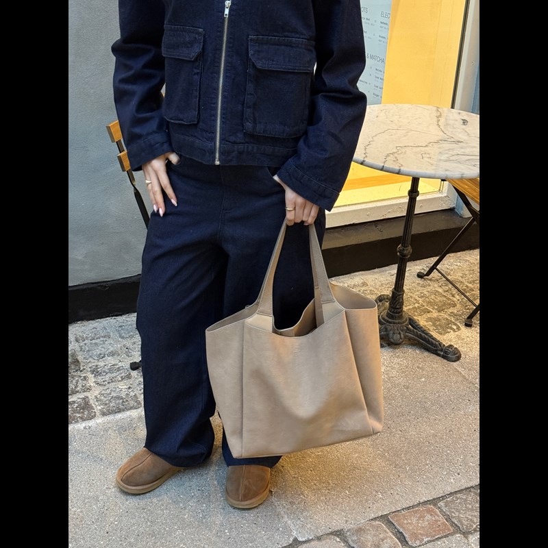 PITAYA Skuldertaske Sophia Medium  Grå 3