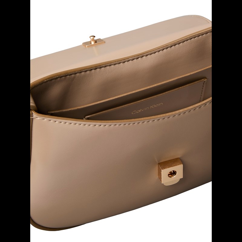 Calvin Klein Skuldertaske Sueded Hardware Brun 4