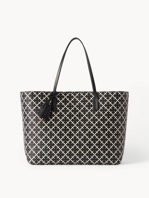 Shopper Abigail