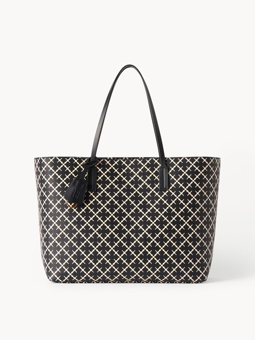 Shopper Abigail