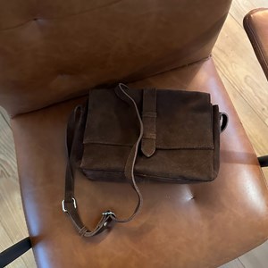 HERA Skuldertaske Tilda M. Brun alt image