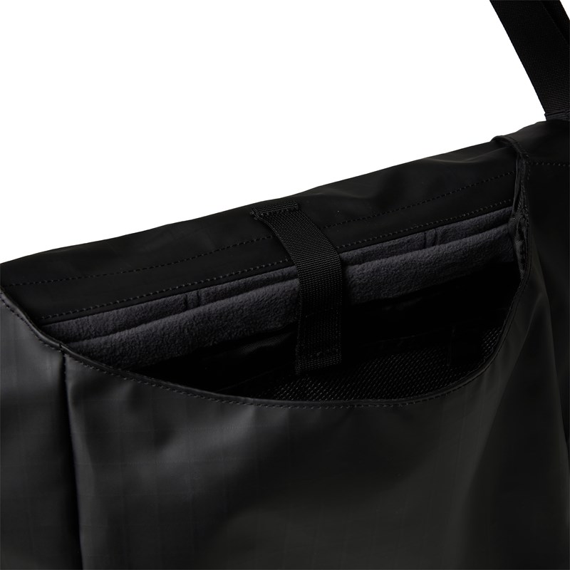 The North Face Axelväska Base Camp Voyager Svart 5