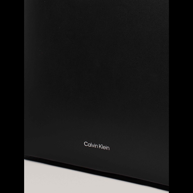 Calvin Klein Crossbody Hero Svart 5