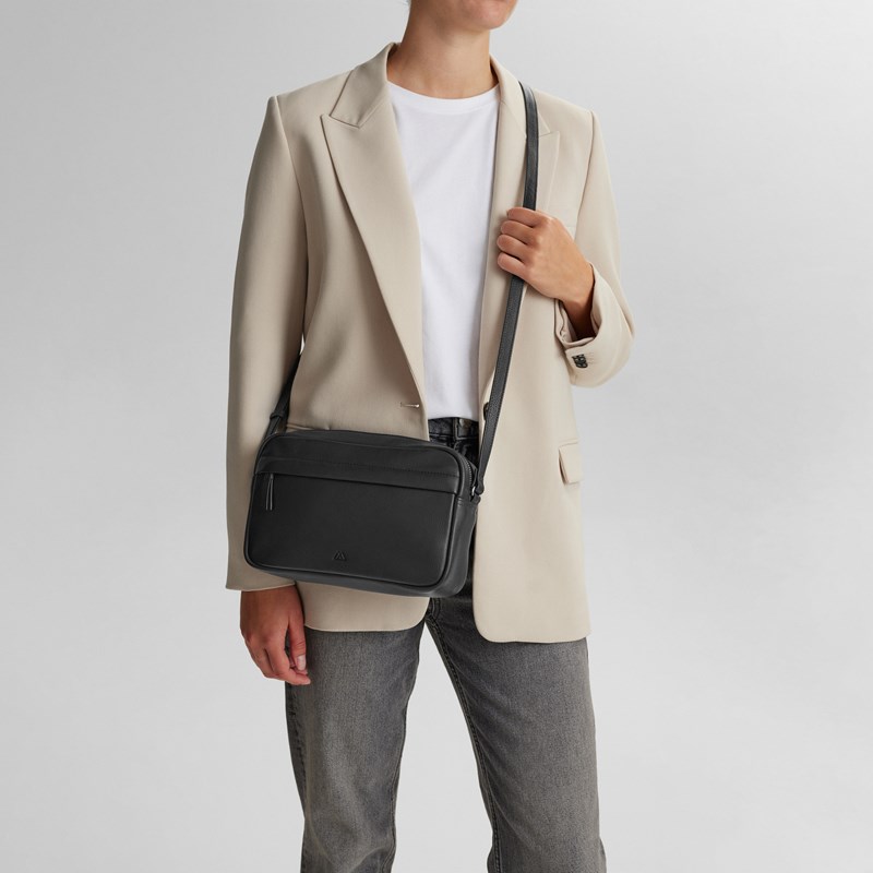 MARKBERG Crossbody Cave  Svart 2