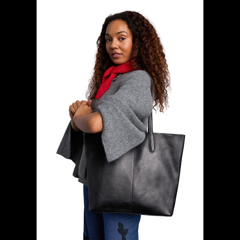 RE:DESIGNED Skuldertaske Oline Sort 2