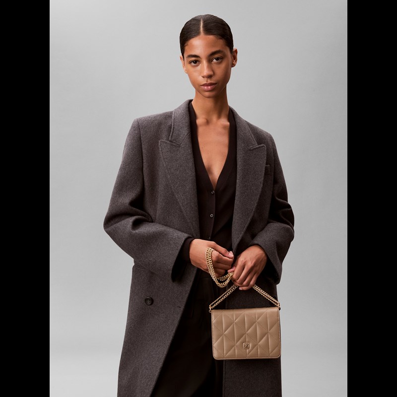 Calvin Klein Skuldertaske Quilted Emblem Brun 2