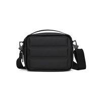 RAINS Axelväska Shield Box Bag W3 Svart 1