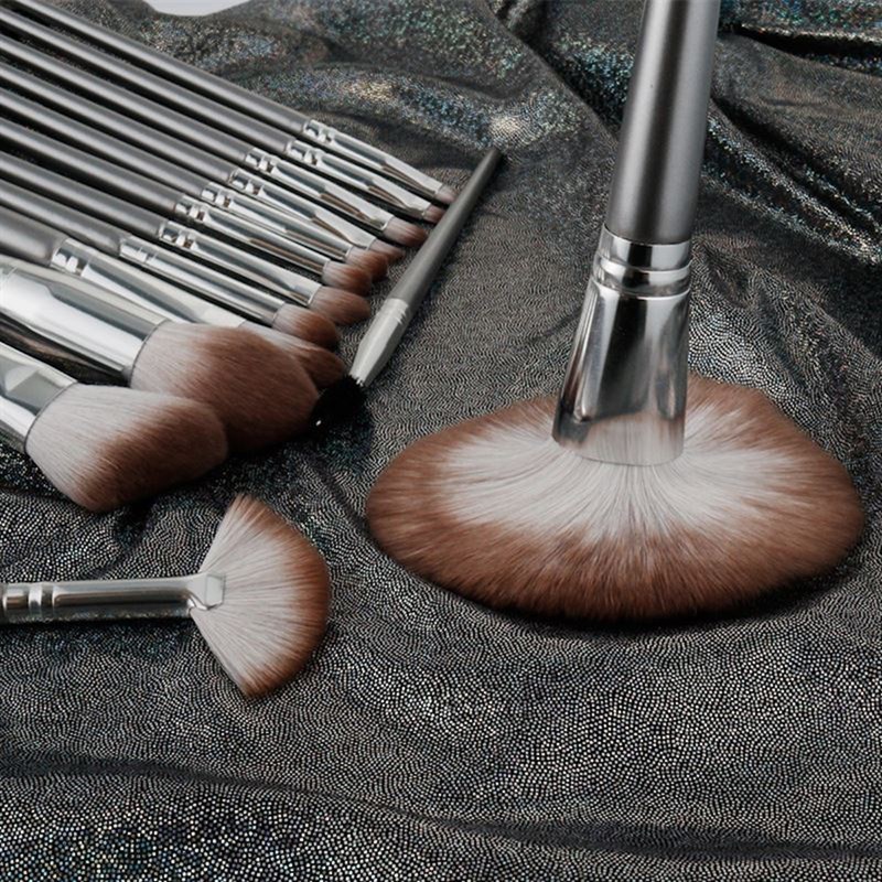 Technique Pro Makeupbørste Sæt Complete Grå/sølv 4