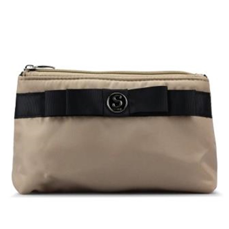 Gillian Jones Makeup Pung Beige 1