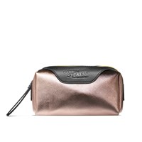 Gillian Jones Makeup Pung Rosa 1