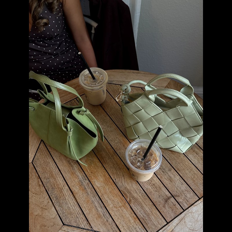 PITAYA Handväska  Marly Small Glossy Khaki grön 3