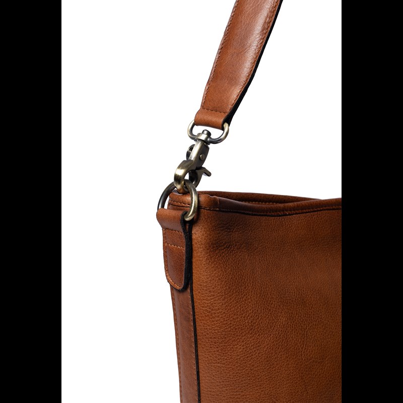 RE:DESIGNED Axelväska Nomi Brun 6