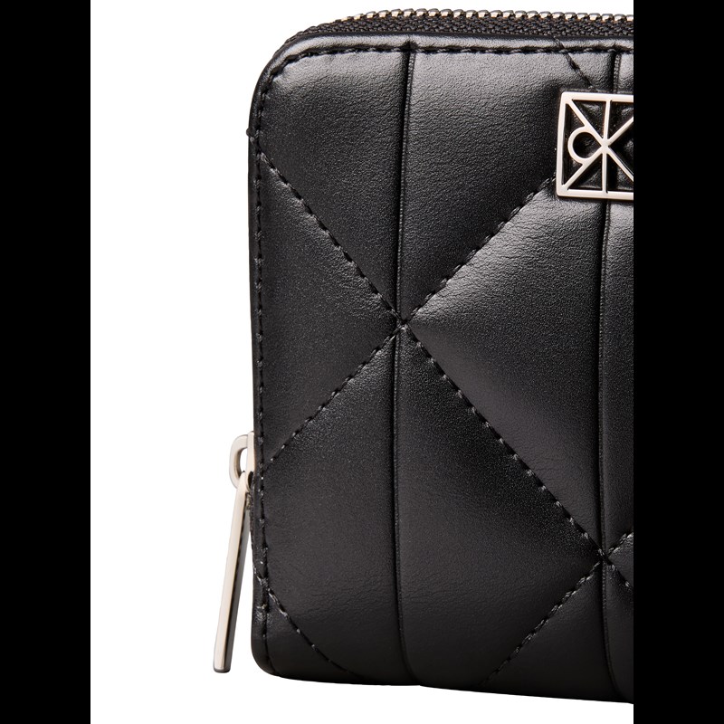 Calvin Klein Pung Quilted Emblem Sort 4