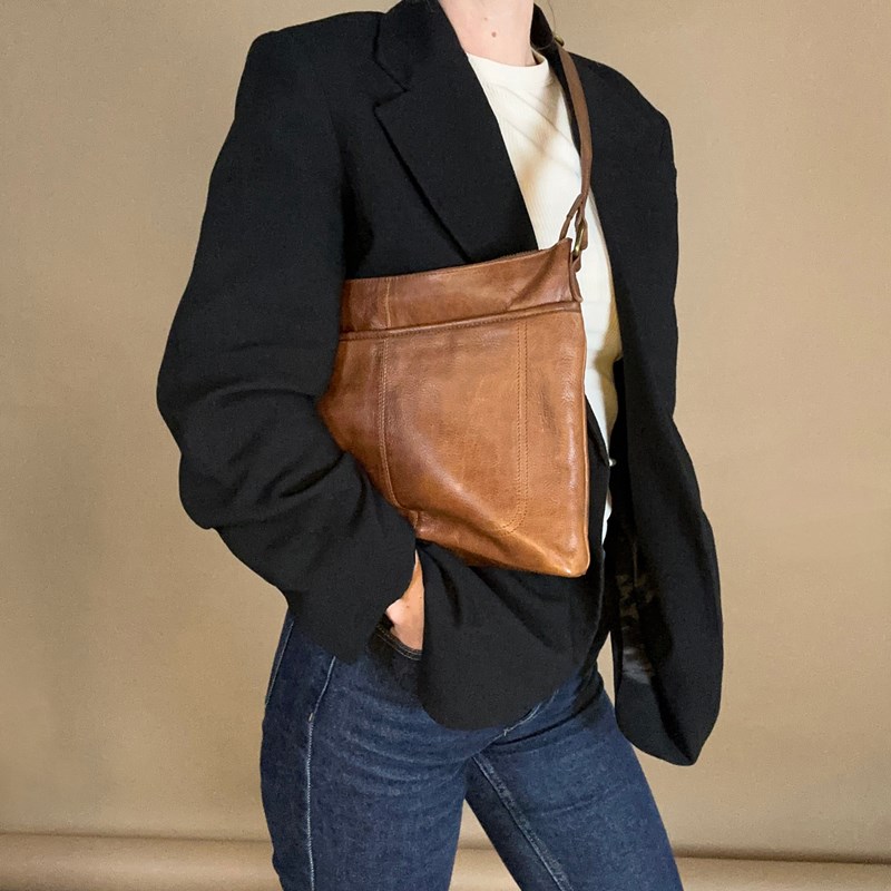 RE:DESIGNED Crossbody Nila Big Brun 7