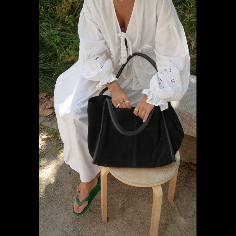 RE:DESIGNED Axelväska Meno Svart 9