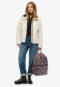 Superdry Ryggsäck Montana Classic Patch Fler färger