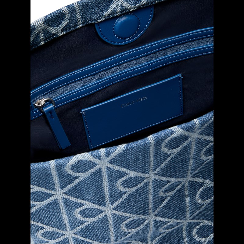 Calvin Klein Skuldertaske Emblem Denim Blå 3