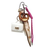 Conmé Bag charm taske pretzel Hvid 1