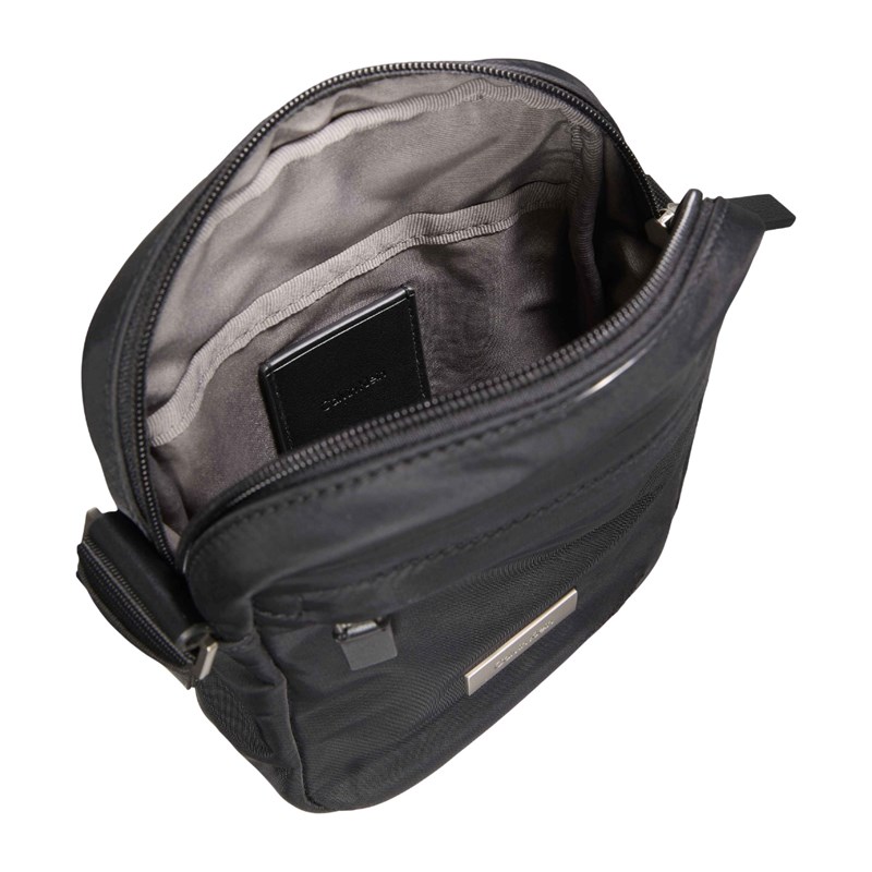 Calvin Klein Crossover Clean Reporter Sort 2