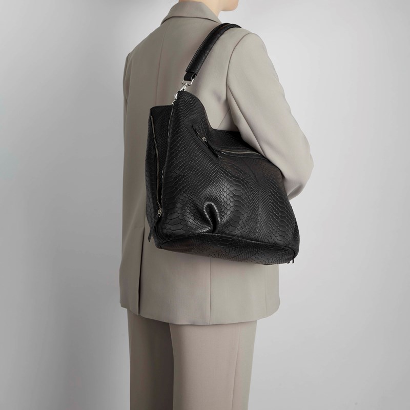 MARKBERG Skuldertaske Dana Large Sort 4