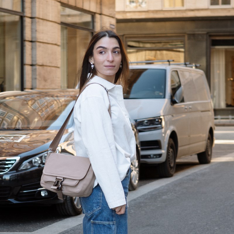 Again Skuldertaske Mussel  Taupe 6