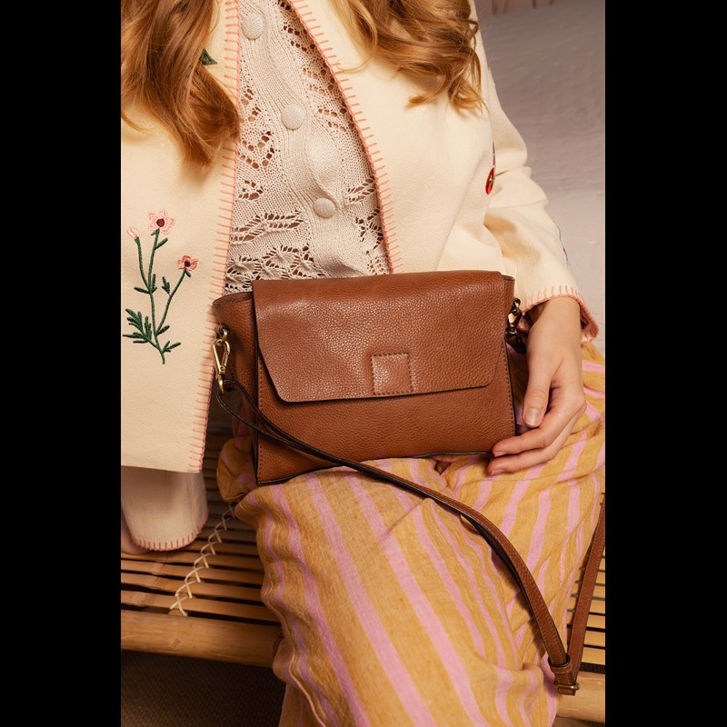 RE:DESIGNED Crossbody Nana Cognac 1