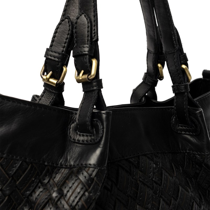 RE:DESIGNED Axelväska Mika Svart 4