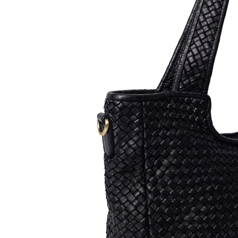 RE:DESIGNED Crossbody Jenne Big Svart 3